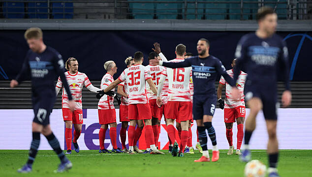 Kyle Walker Sent Off As Manchester City Lose To Rb Leipzig