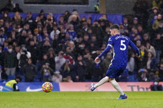 Jorginho Spot On As Chelsea Leave It Late To Sink Leeds