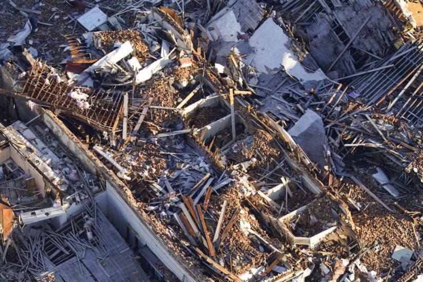 Dozens Dead As Tornadoes Rip Through Us Midwest