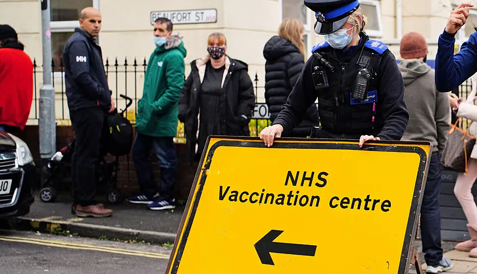 Uk’s First Omicron Death ‘Was Unvaccinated Conspiracy Theorist’