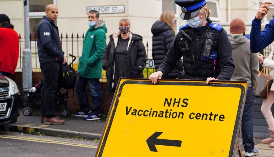 Uk’s First Omicron Death ‘Was Unvaccinated Conspiracy Theorist’