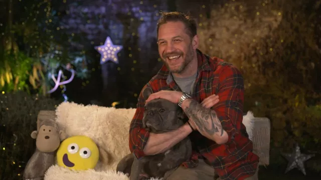 Tom Hardy Returns To Cbeebies Bedtime Stories At Christmas