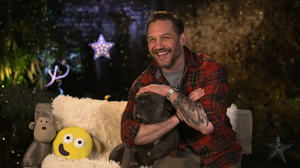 Tom Hardy Returns To Cbeebies Bedtime Stories At Christmas