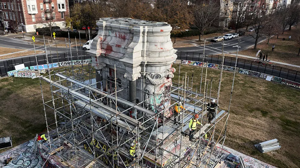 ‘1887 Time Capsule Found’ In Base Of Controversial General Lee Statue