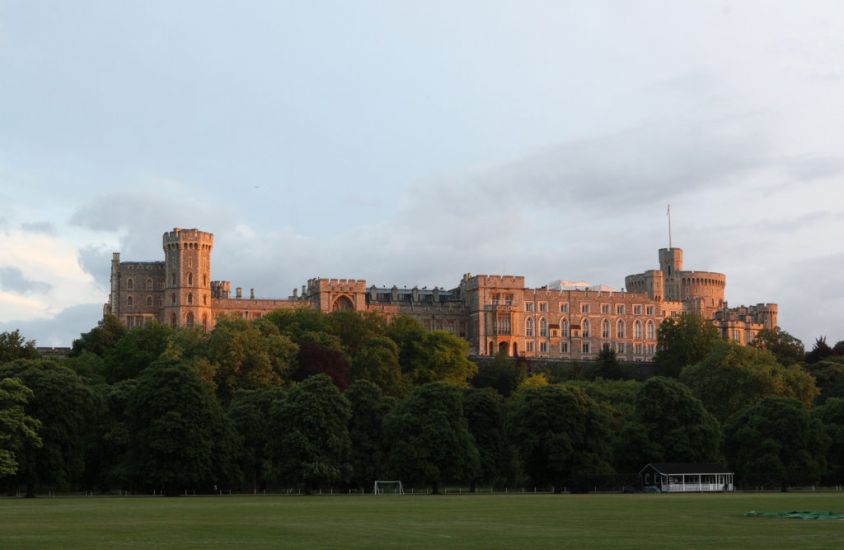 Armed Intruder Breaches Uk Queen’s Security At Windsor Castle