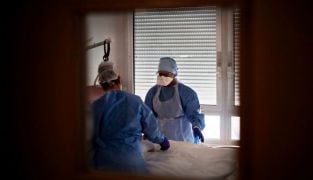 France Offers Intensive Care Nurses Monthly Bonus