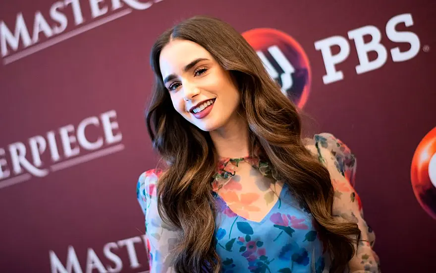 Lily Collins Says Sandra Bullock And Julia Roberts Acted As ‘Mentors’ To Her