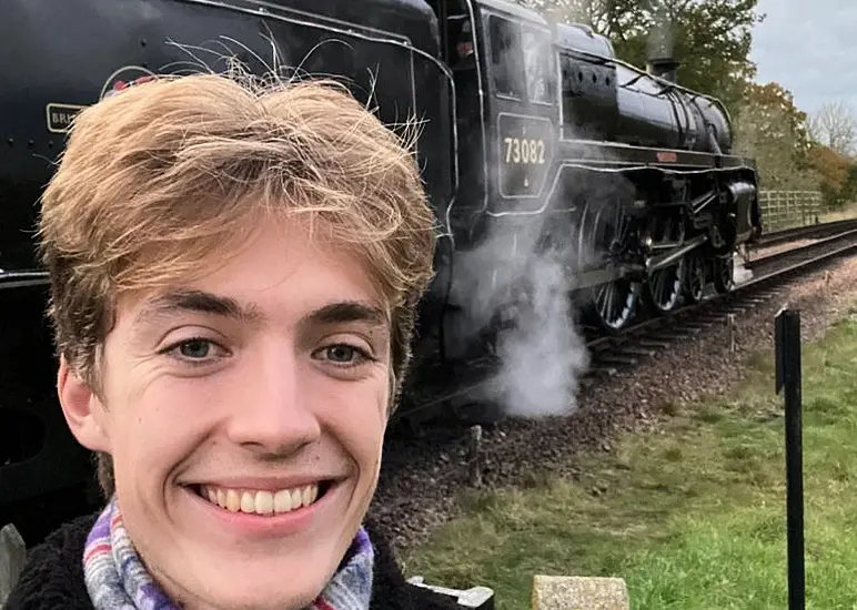 ‘Joy Personified’ Tiktok Trainspotter Signs With Global Talent Agency