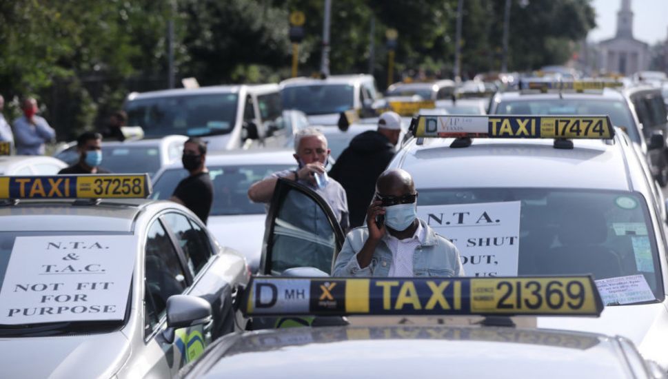 378 Complaints Filed About Taxi Drivers Not Wearing Masks Correctly