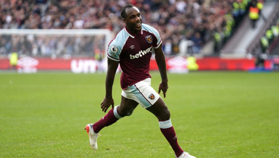 Michail Antonio Signs New West Ham Contract Until 2024