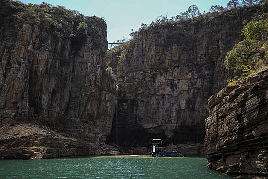 Six Dead After Wall Of Rock Falls On Boaters On Brazilian Lake