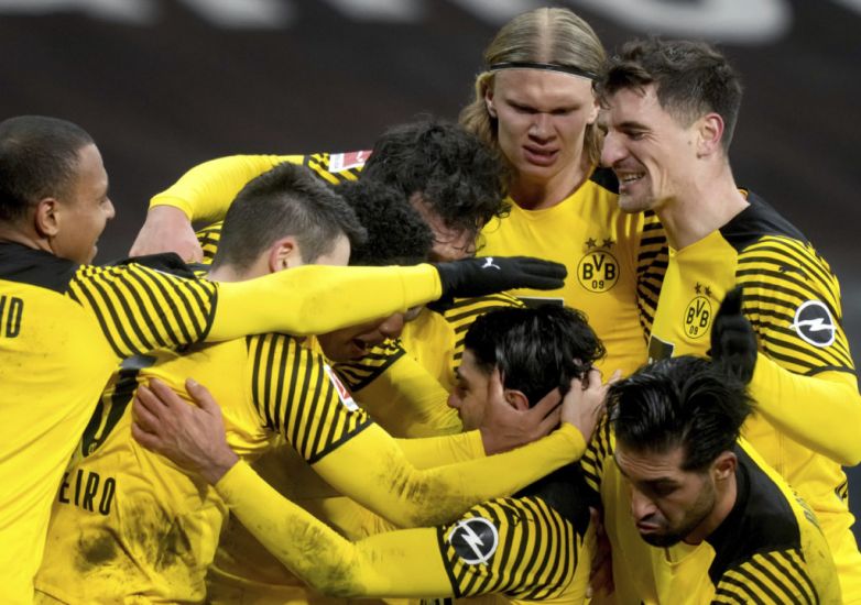 Borussia Dortmund Stage Late Comeback At Frankfurt To Close Gap At The Top