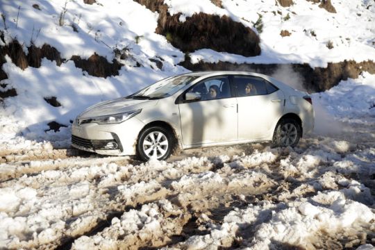 Roads Cleared After 22 Die In Snowstorm At Pakistani Resort