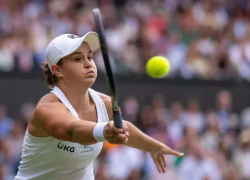 Ashleigh Barty Warms Up For Australian Open With Adelaide Title