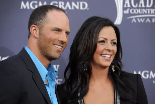 Former Quarterback Married To Singer Sara Evans Charged With Domestic Violence
