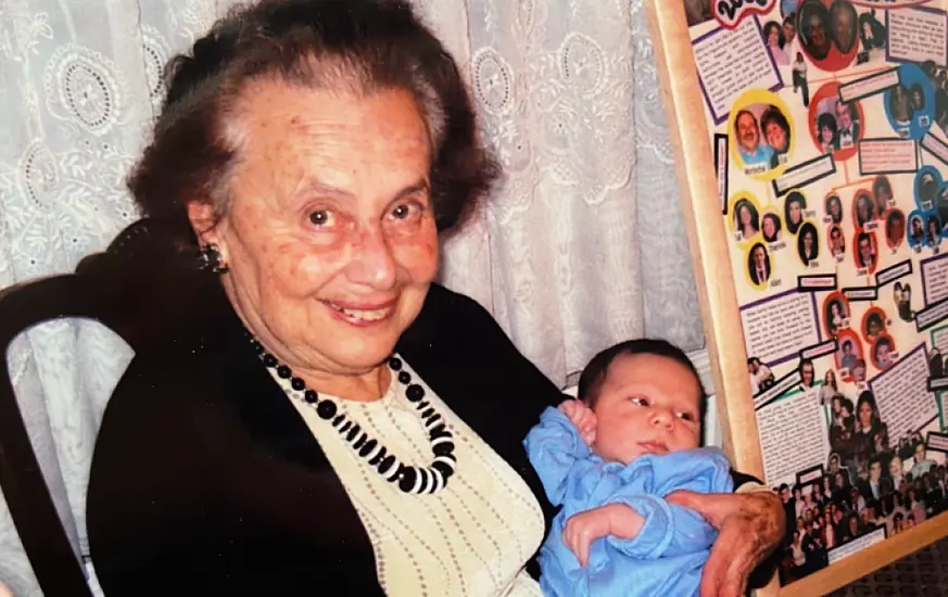 Holocaust Survivor (98) Becomes A Great-Grandmother For The 35Th Time