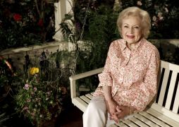 Betty White’s Assistant Shares New Photo Of Late Actress On Her 100Th Birthday