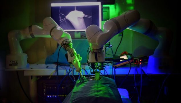 Robot Performs Keyhole Surgery On Pig Without Human Help For First Time