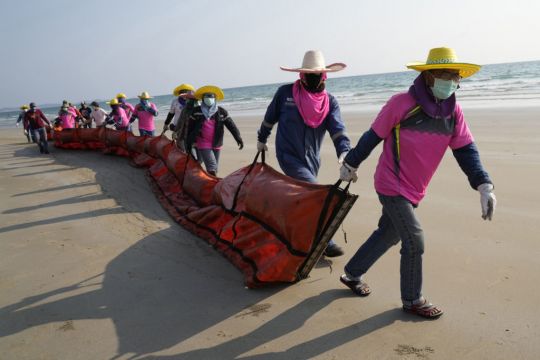 Oil Spill Expected To Hit Beaches On Thailand Coast