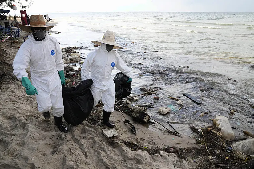 Favourable Weather And Clean-Up Keep Oil Slick Away From Thai Resort Island