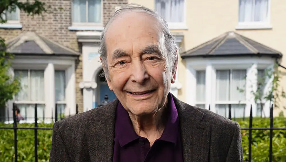 Eastenders Actor Leonard Fenton Dies Aged 95