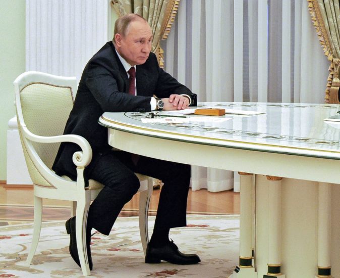 Putin Denies Ukraine Tensions With Visiting Hungarian Pm