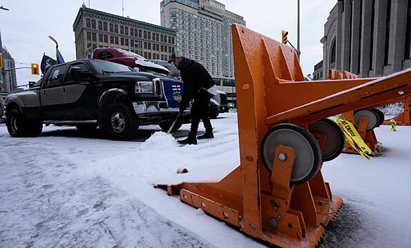 Extra Officers To Be Deployed To Canadian Capital Amid Lorry Protests