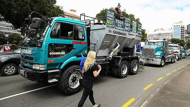 New Zealand Protesters Block Streets Outside Parliament