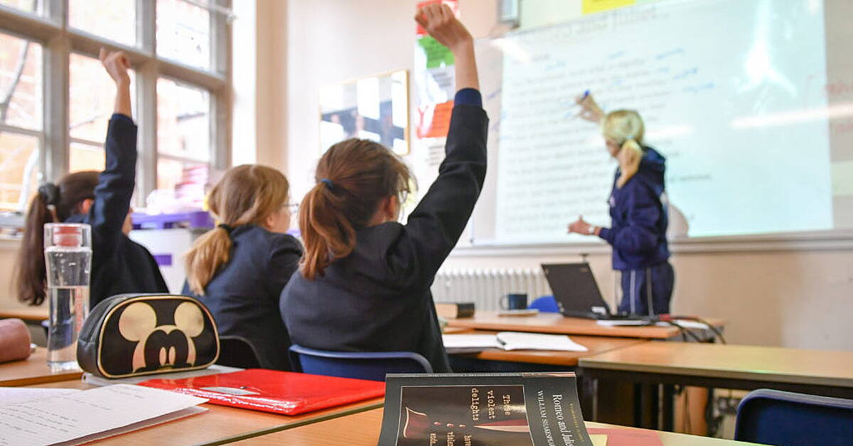 Schools under pressure amid teacher shortages - Vimarsana News