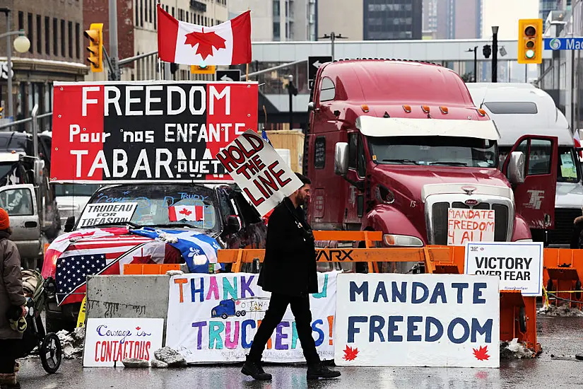 Us-Canada Border Crossing Blocked By Truckers Fighting Covid Restrictions