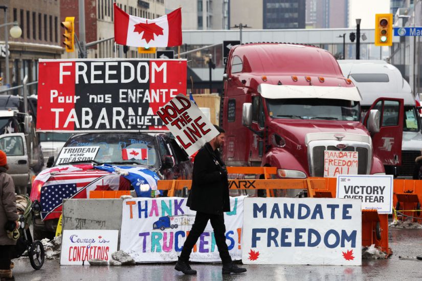 Us-Canada Border Crossing Blocked By Truckers Fighting Covid Restrictions