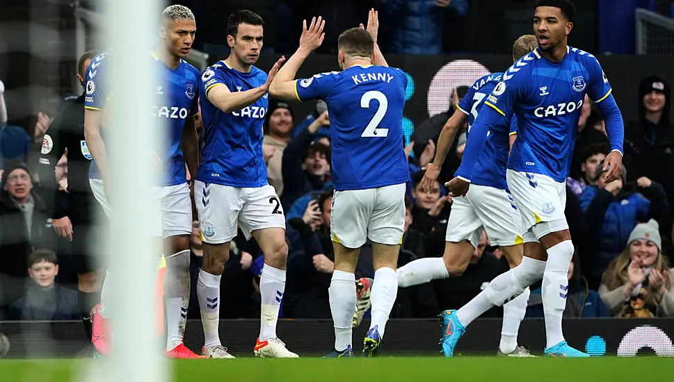 Everton Move Clear Of Drop Zone While Southampton Deny Manchester United