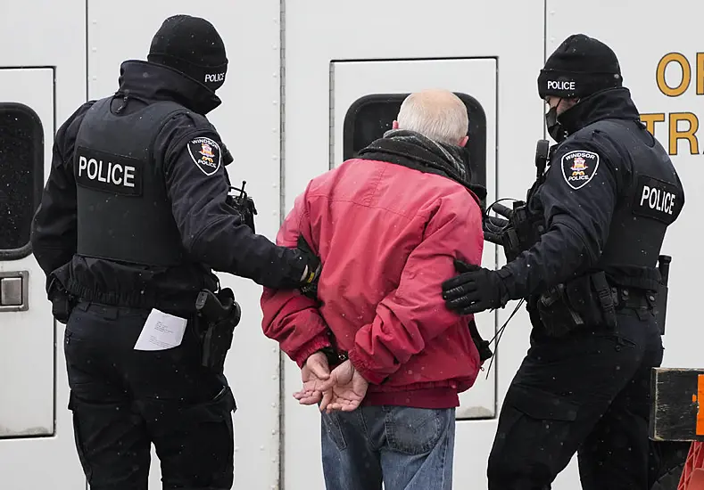 Key Us-Canada Bridge Reopens After Police Clear Protesters