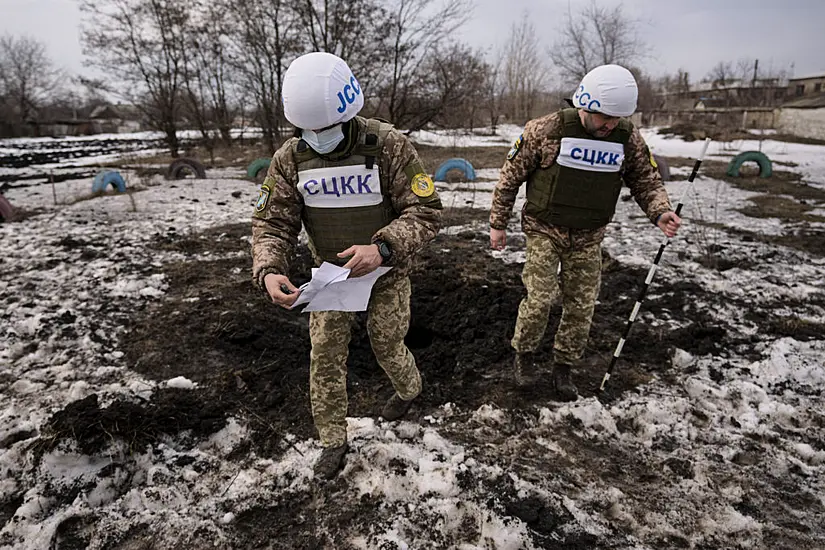 Ukrainian Rebels Evacuate Civilians To Russia Amid Crisis