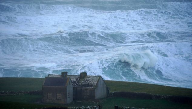 Met Éireann Warnings See Waterfall Blown Skywards As Storm Franklin Crosses Ireland