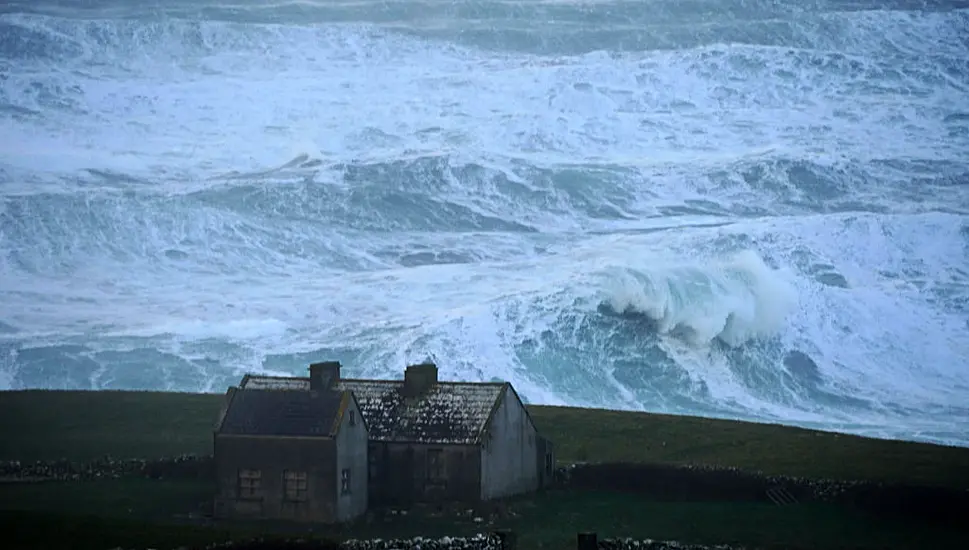 Met Éireann Warnings See Waterfall Blown Skywards As Storm Franklin Crosses Ireland