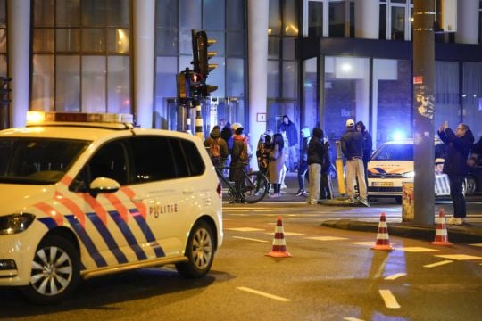 Stand-Off Ends At Amsterdam Apple Store With Hostage Safe