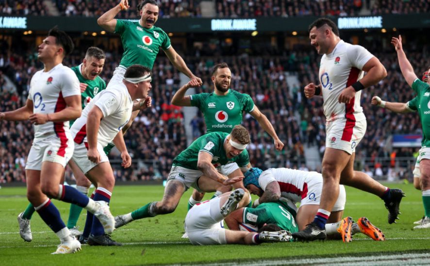 Ireland Lead England At Half-Time Following Ewels Red Card
