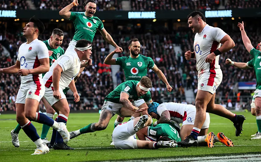 Ireland Lead England At Half-Time Following Ewels Red Card