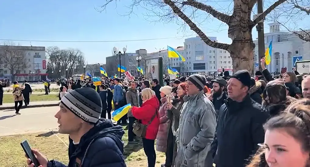 Ukrainians Protest On Streets Of Russian-Occupied City Of Kherson