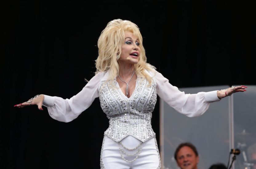 Dolly Parton Withdraws From Race To Be Inducted Into Rock &Amp; Roll Hall Of Fame