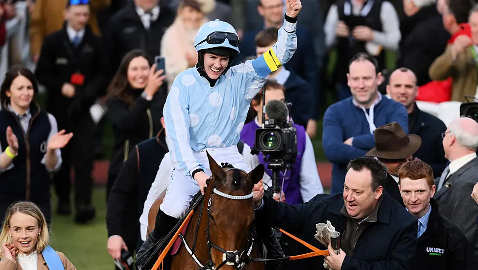 Blackmore Savours Every Bit Of Applause From Cheltenham Faithful