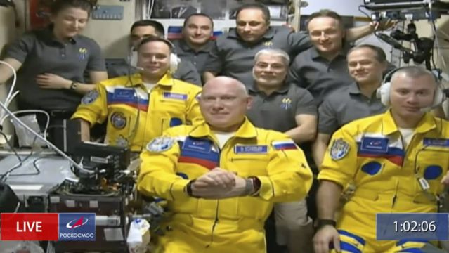 Russian Cosmonauts Wear Ukraine Colours To International Space Station