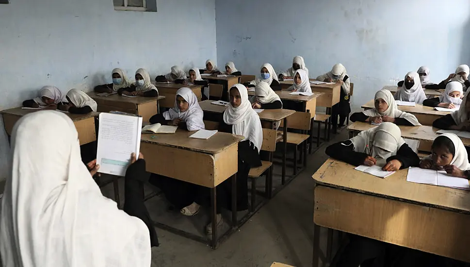 Taliban Orders Female High Schools To Remain Closed Despite Previous Assurances