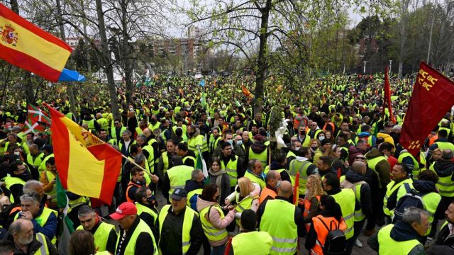 Spanish Truckers Protest In Madrid After Rejecting New Government Aid Package