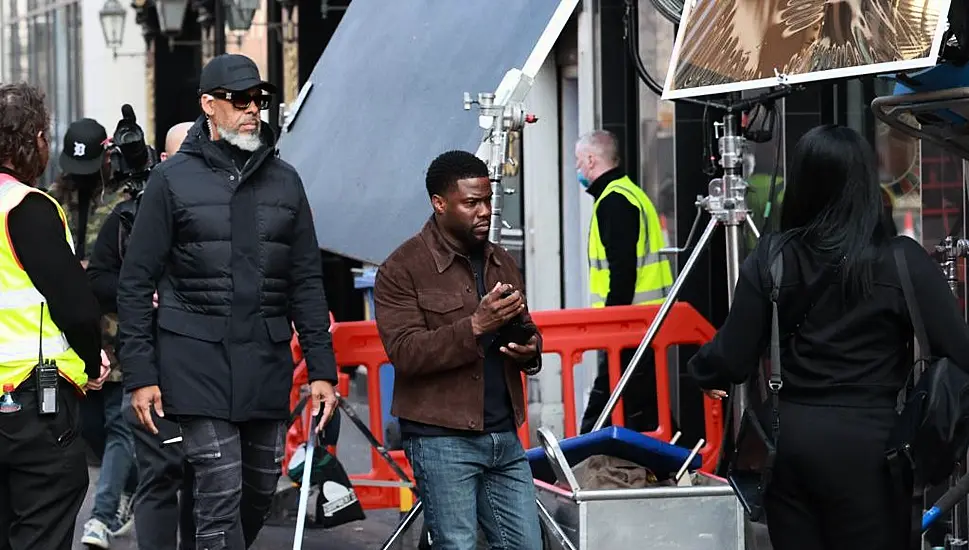 Kevin Hart Greets Fans In Belfast During Impromptu Walkabout