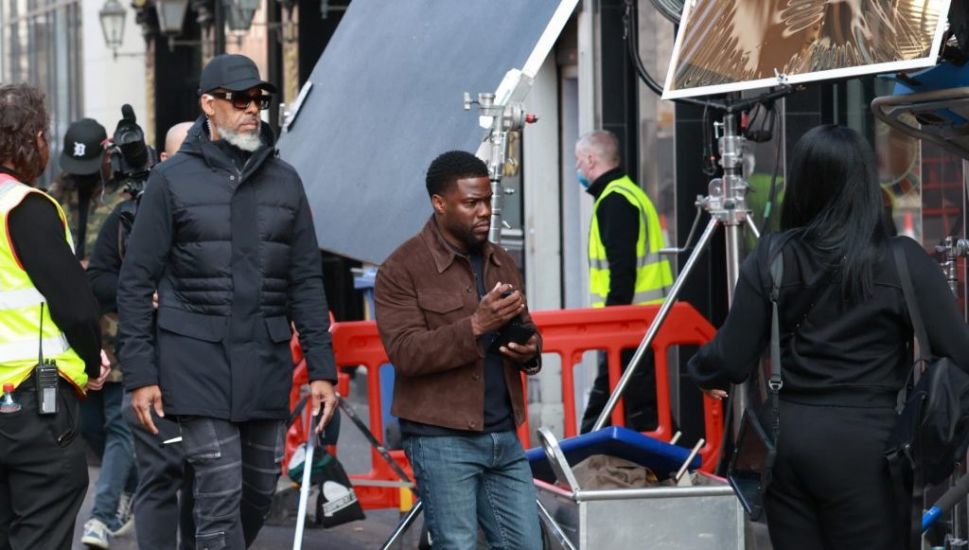 Kevin Hart Greets Fans In Belfast During Impromptu Walkabout