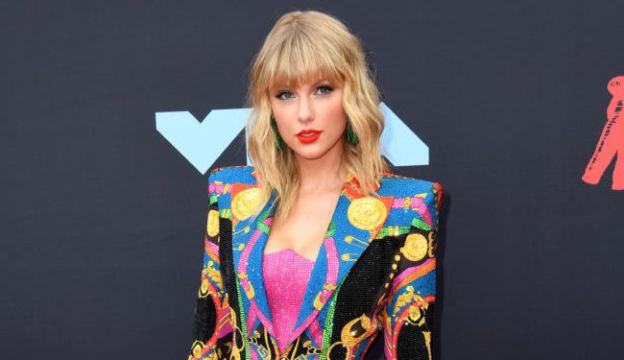 Taylor Swift To Receive Honorary Doctorate From New York University