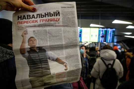 Independent Paper Edited By Nobel Prize Winner Closes Amid Pressure From Moscow