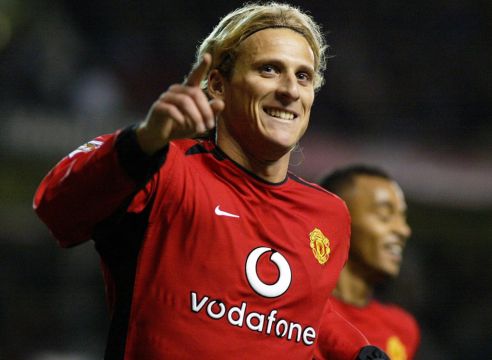Diego Forlan Hoping Manchester United Are Competing For Trophies Next Season
